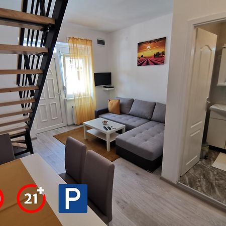 Ris Central Apartments Νόβι Σαντ Εξωτερικό φωτογραφία